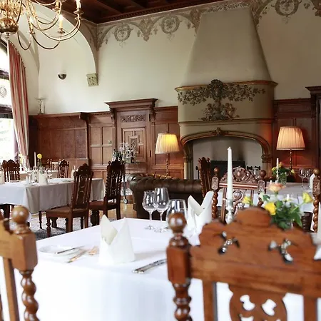 Schloss 4*